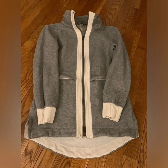 lululemon athletica Tops - Lululemon Gray and White Long Sweatshirt with Mock Neck Size 2